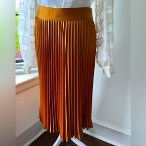 Sezane dino skirt in Ochre US size 8 / French size 40
